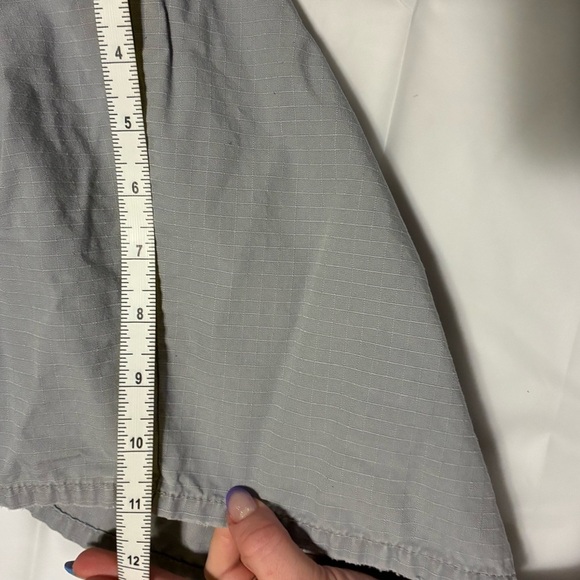 The North Face Shorts Womens Size 10L Gray Ripstop 10” Inseam Cargo Hiking - Picture 6 of 7